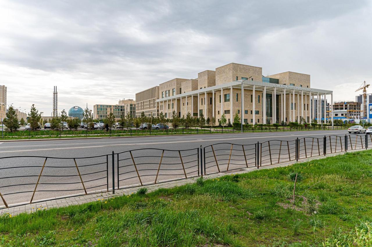 Шикарная Квартира На Против Сада Astana Exteriér fotografie