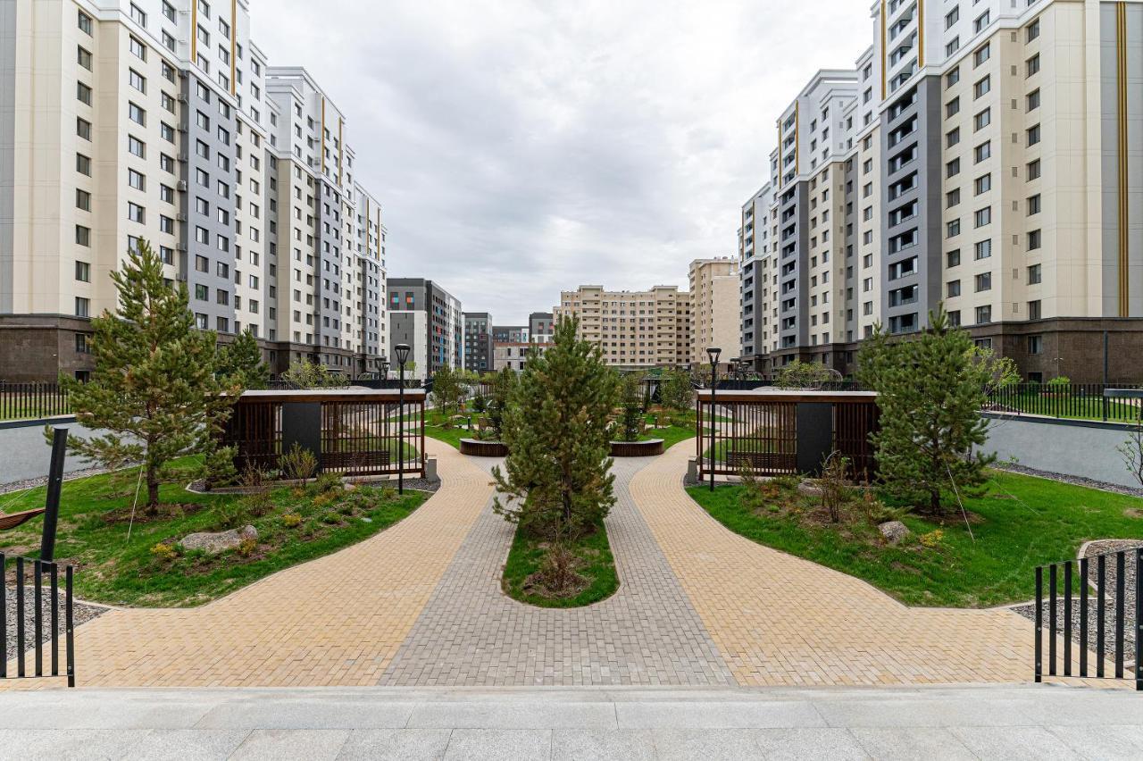 Шикарная Квартира На Против Сада Astana Exteriér fotografie